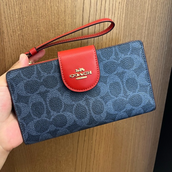 Coach Phone Wallet In Signature Canvas # CW780 - Picture 1 of 8